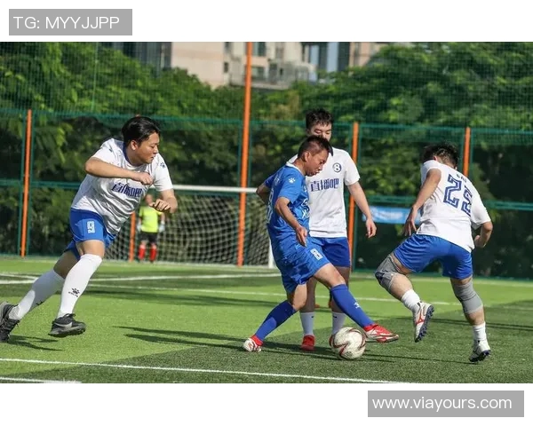 广州足球队荣登足球配合排行榜第二名展现团队实力与默契 广州足球队荣登足球配合排行榜第二名展现团队实力与默契