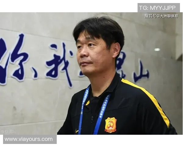 武汉篮球队以97分稳居冠军赛积分榜首位,争夺总冠军的希望再度升温 武汉篮球队以97分稳居冠军赛积分榜首位,争夺总冠军的希望再度升温