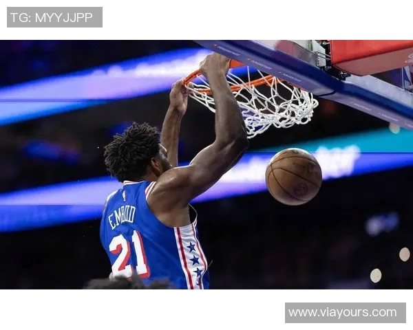 尼克斯与洛杉矶火花激战正酣谁将赢得这场篮球盛宴的胜利