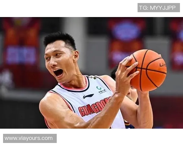 易建联重返赛场展现传奇风采球迷热议其对中国篮球的深远影响