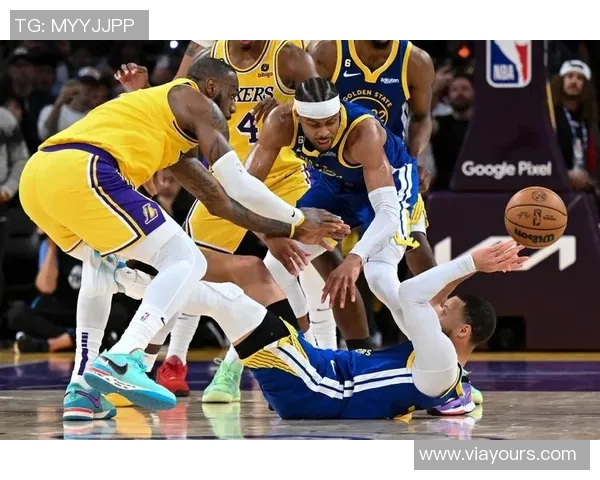 火前勇士激战比分揭晓赛季精彩瞬间回顾与分析