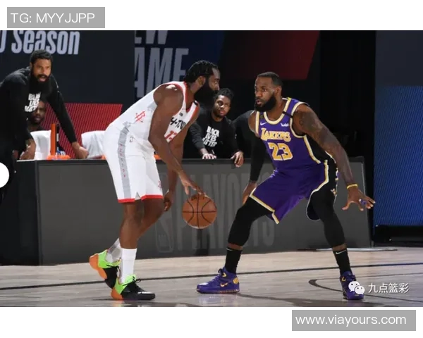 湖人对决热火精彩直播回顾与赛后分析全景呈现