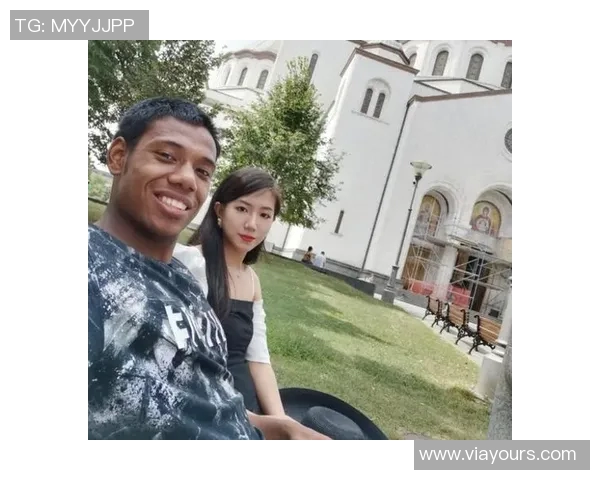 祝铭震的奋斗历程与音乐梦想：从小镇少年到华语乐坛新星的成长故事