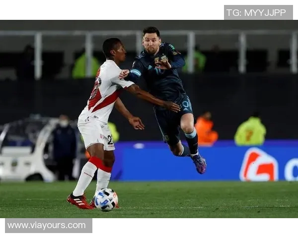 阿根廷与秘鲁激战正酣比分悬念迭起引发球迷热议 阿根廷与秘鲁激战正酣比分悬念迭起引发球迷热议