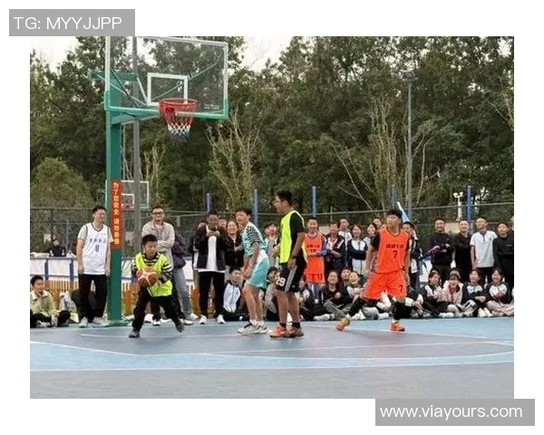 余嘉豪的成长之路与篮球梦想的追逐之旅 余嘉豪的成长之路与篮球梦想的追逐之旅