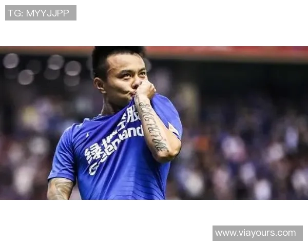 哈维西蒙斯：年轻天才在足球赛场上的崛起与未来展望